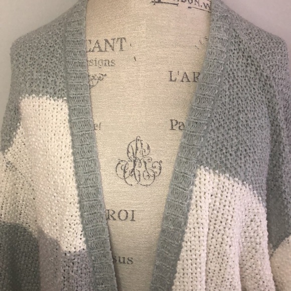 She & Sky Sage Gray Yellow & Cream SS Cardigan - Picture 2 of 10